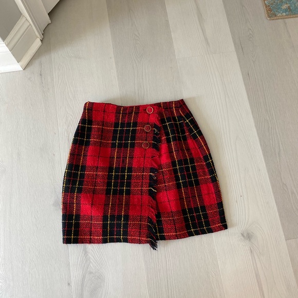 Vintage red quilt wrap skirt  size 9– although waist measures 26-27 - Picture 1 of 6